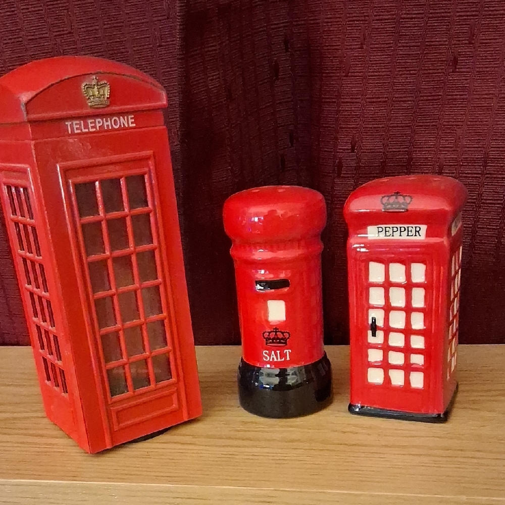 Red London Telephone Booth Bank and Salt And Pepper Shakers